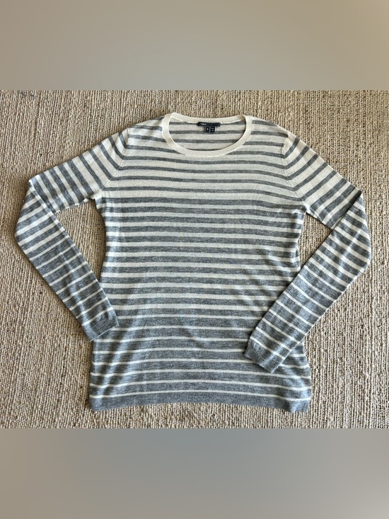 Vince Sweaters - Vince Gray & White Striped Lightweight Crewneck Sweater